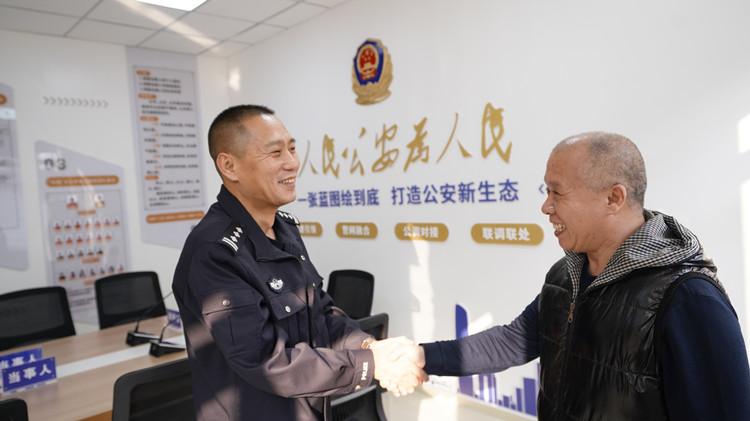 行新时代“枫桥经验”的鲜活样本人生就是搏“亚楠调解室”：践(图4)