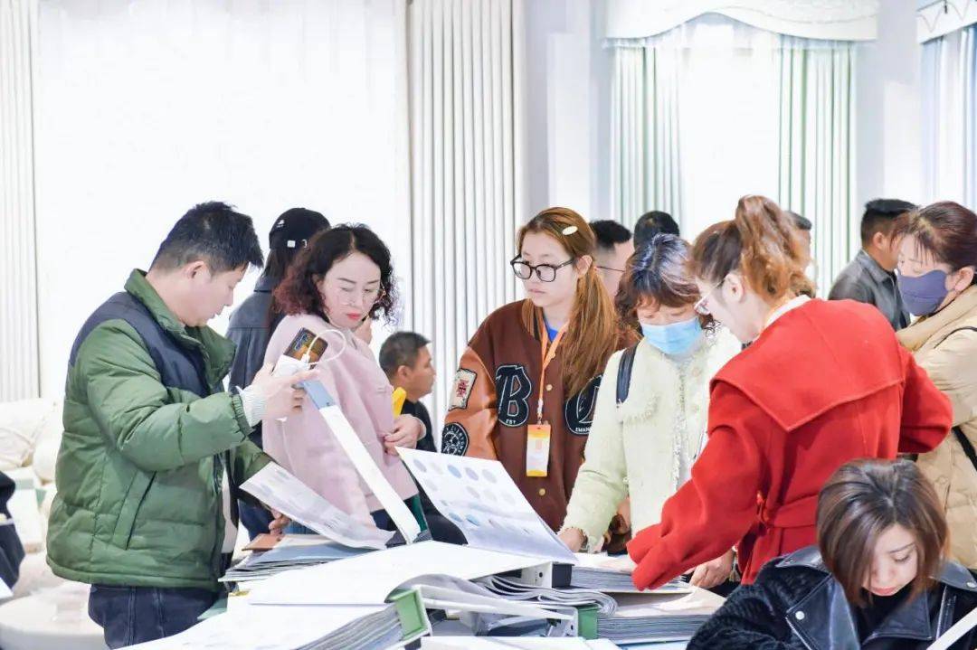 这个月底请走进柯桥窗帘展！尊龙凯时掘金万亿家纺蓝海(图2)